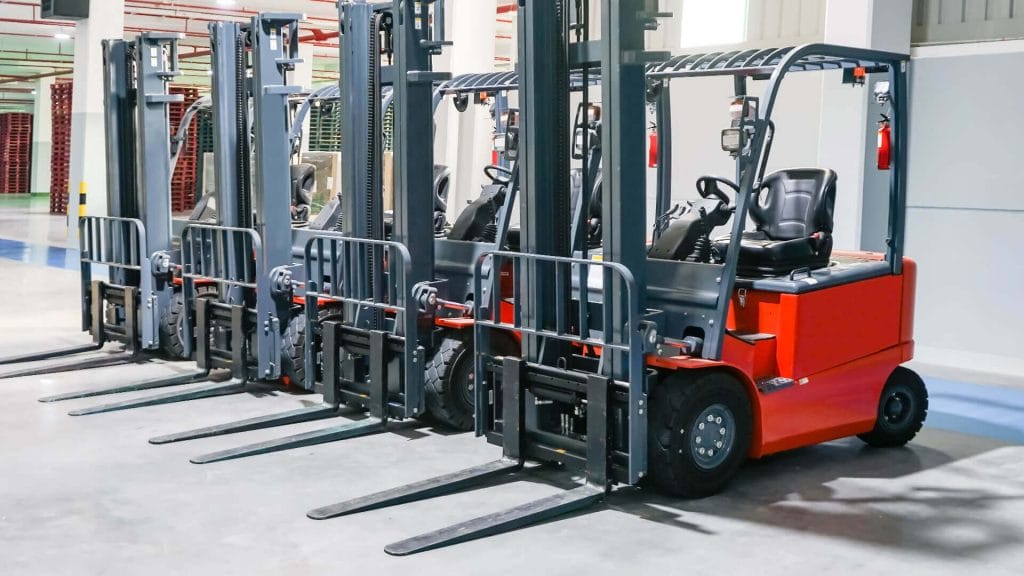 ציוד שינוע והרמה | השכרת מלגזות